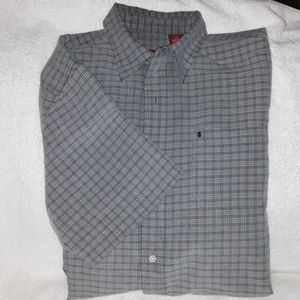 Men's Izod short sleeve button down shirt.